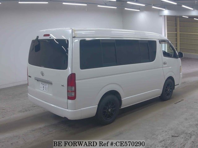 CE570290_2.jpg